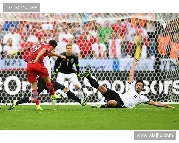 米利唐与吕迪格合作防守,球队在新赛季表现稳健,力争佳绩 米利唐与吕迪格合作防守,球队在新赛季表现稳健,力争佳绩